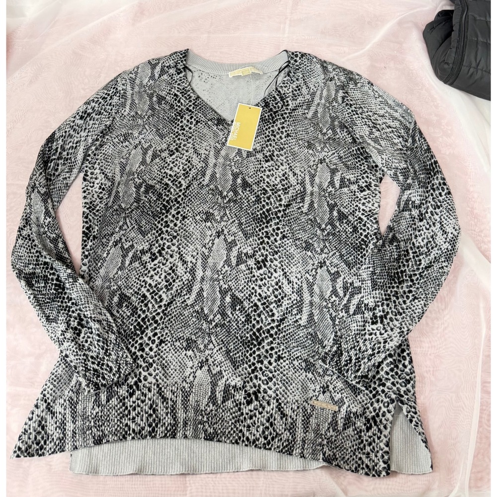 Michael Kors Womens Snakeskin Print V-Neck Sweater Alloy Grey QF96DWYDRD Size M